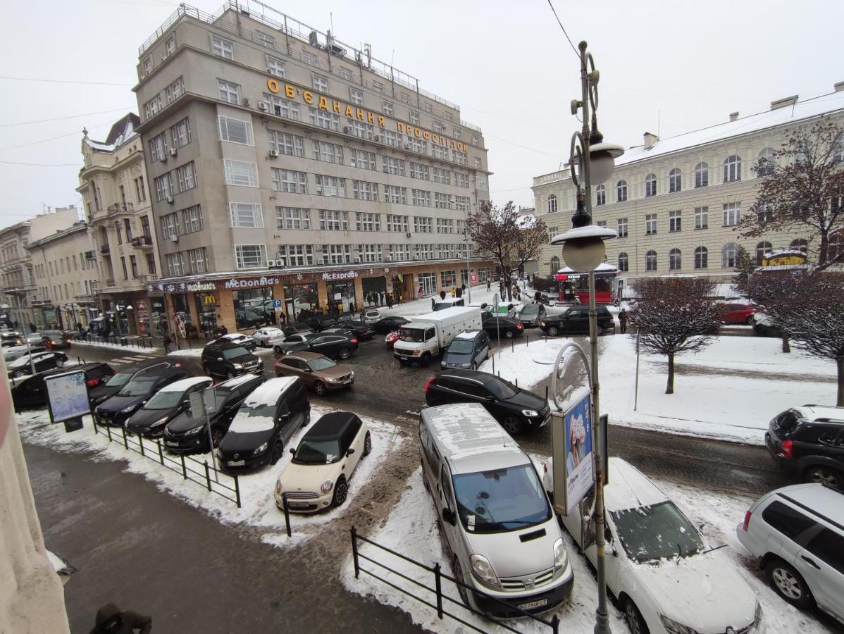Апартаменти Трехкімнатні В Самому Центрі Для 6-Х Lviv Exterior photo